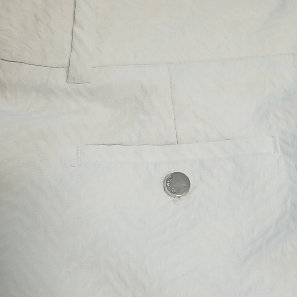 Shorts - Picture 3 of 4